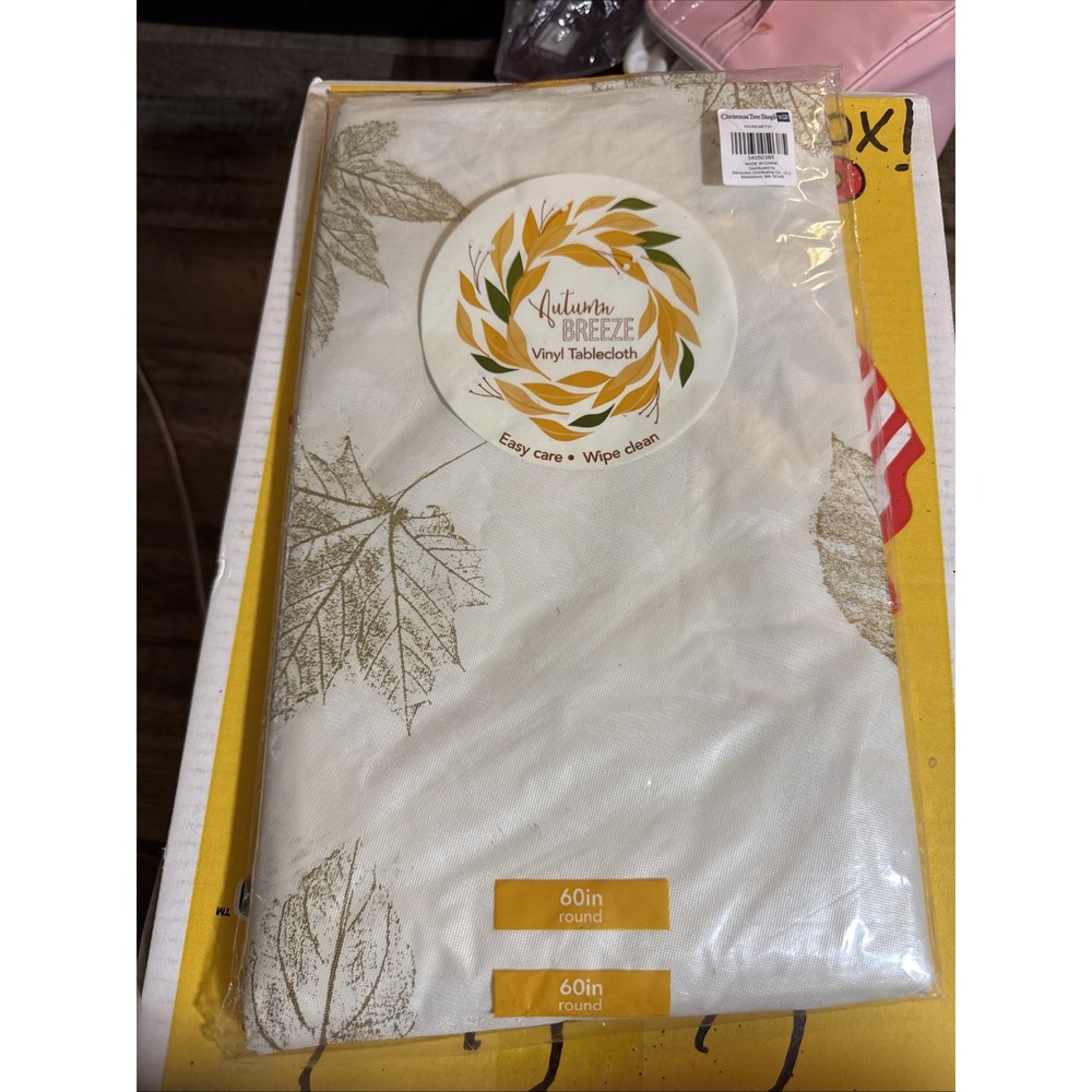 Autumn Breeze Vinyl Tablecloth - Round - 60" Leaf Motifs